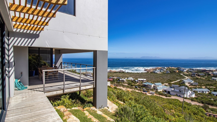 3 Bedroom Property for Sale in Rooi Els Western Cape